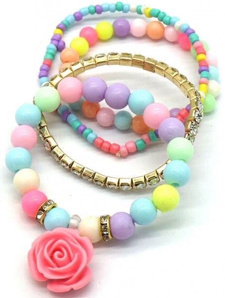 Bracelet set 4 pcs avec bijoux en forme de rose